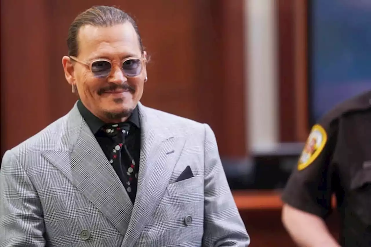 Johnny Depp was a controlling lover, ex-girlfriend testifies