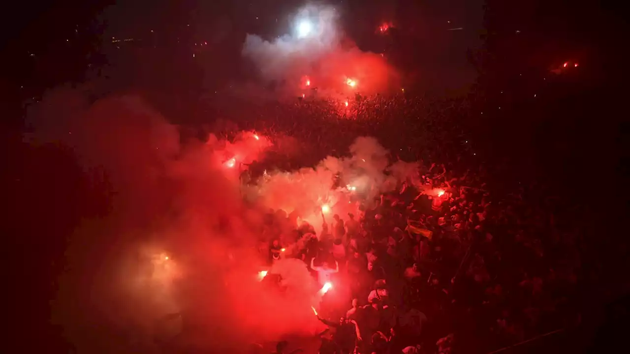 Ligue Europa: ambiance folle à Francfort pour la présentation du trophée