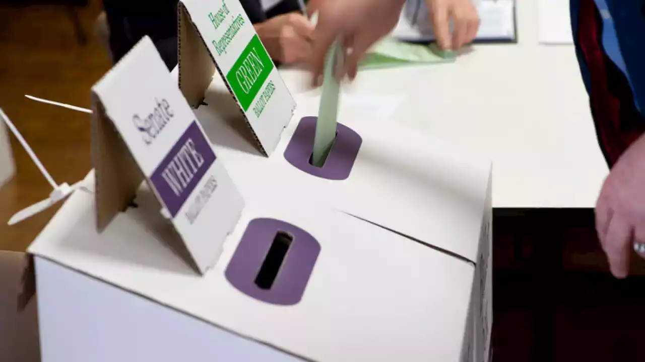 LIVE: AEC moves to expand COVID-19 phone voting after backlash, Australians cast record early votes