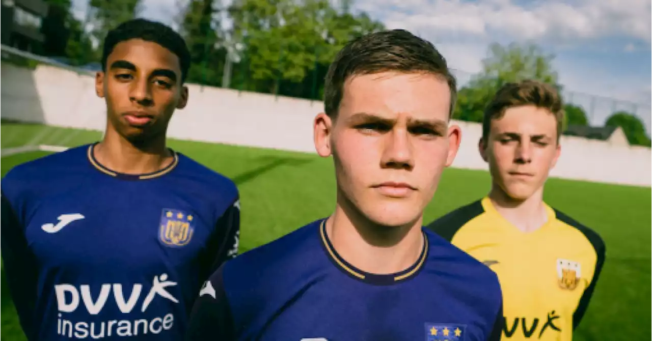 Anderlecht fait signer leur premier contrat pro à quatre jeunes formés à Neerpede (vidéo)