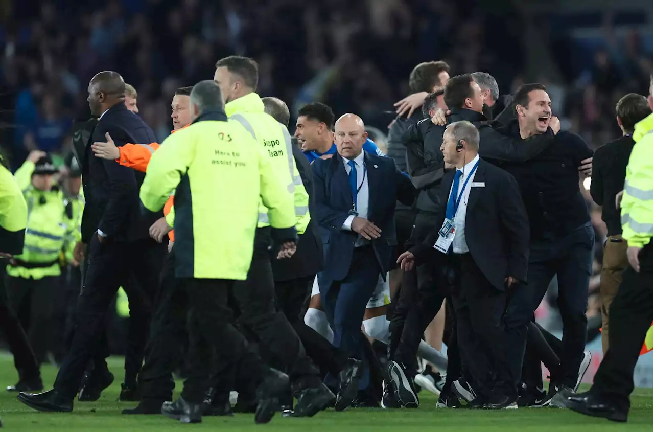 Patrick Vieira sparket til Everton-fan