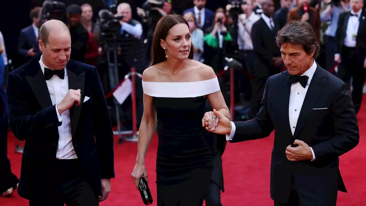 Tom Cruise accompagna Kate Middleton alla première di Top Gun: Maverik