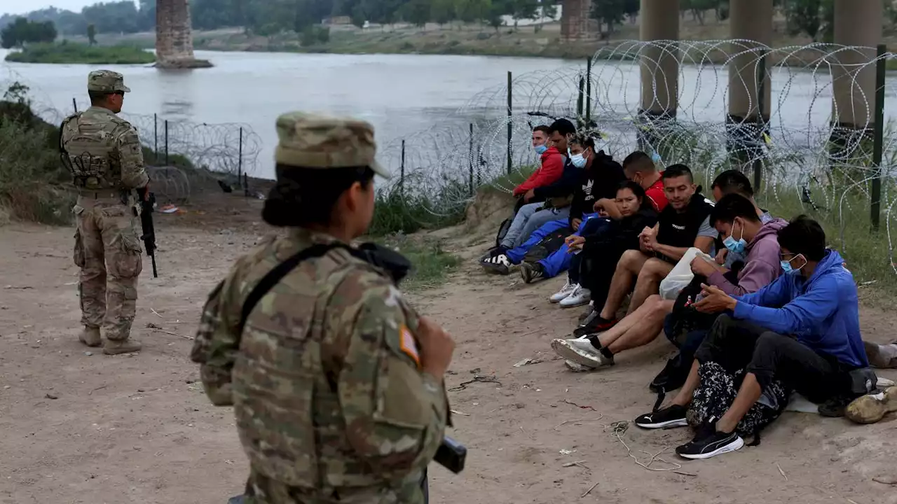 Migrants cross border amid legal uncertainty on asylum rule