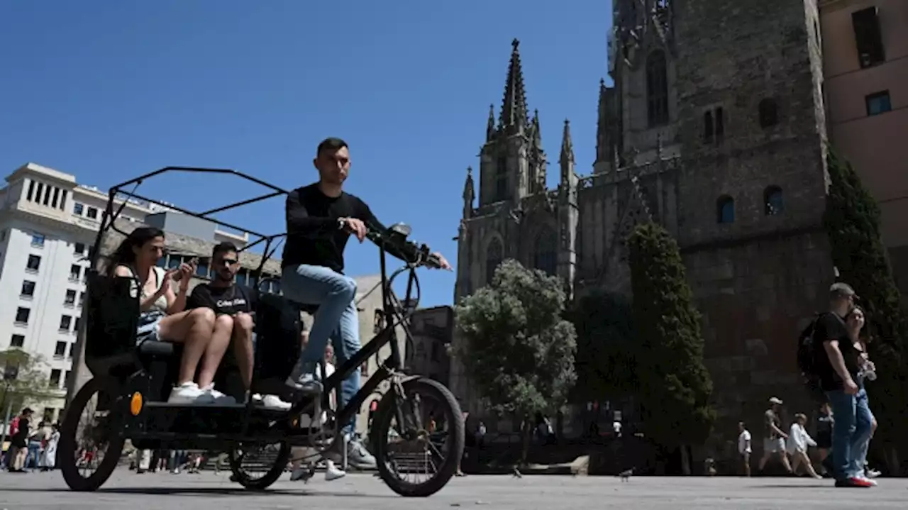 España permite entrar solo con un test negativo de Covid-19 a los viajeros sin pasaporte