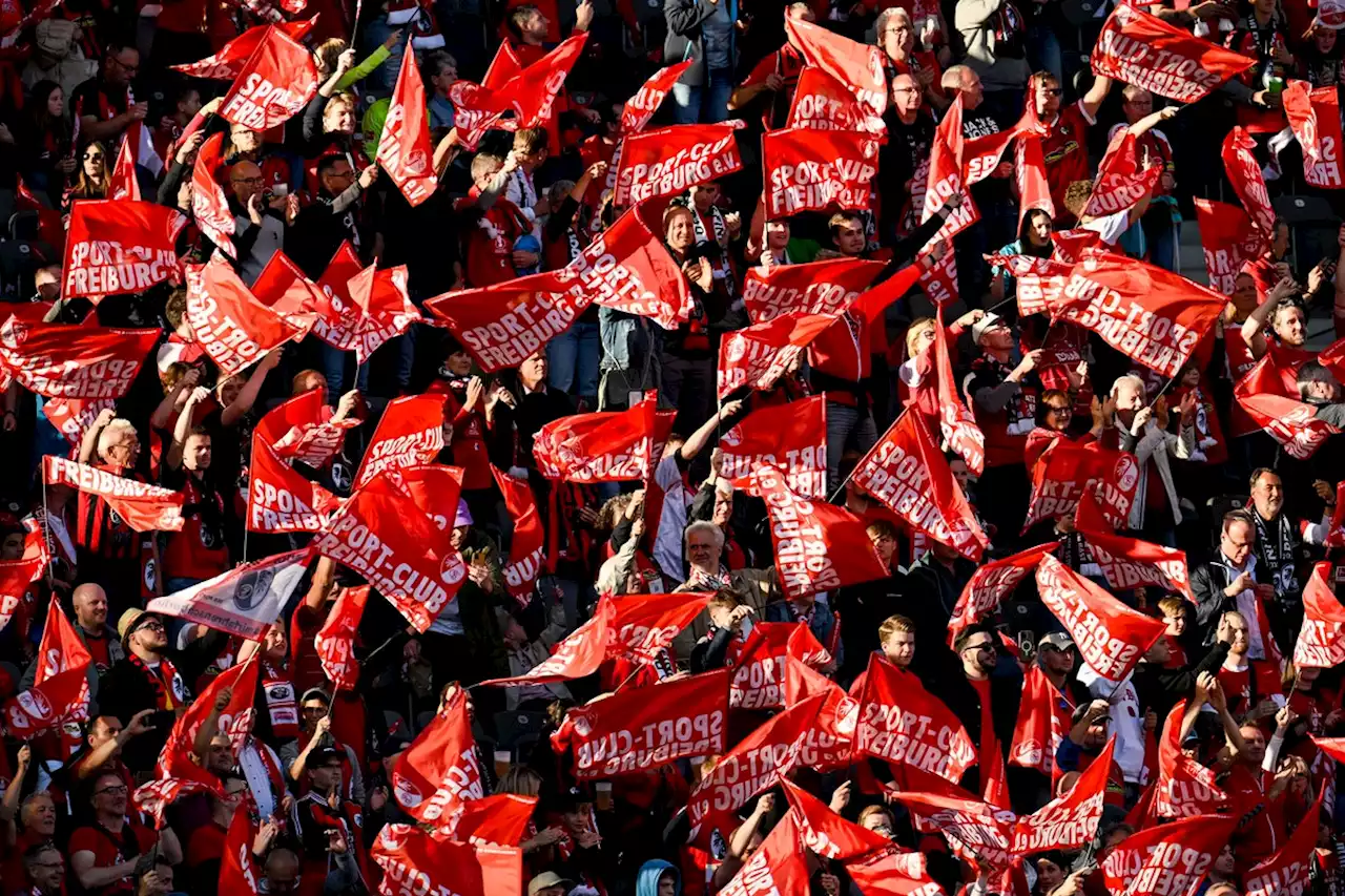 Pokalfinale in Berlin: 10.000 Fans bei Freiburger Fanmarsch