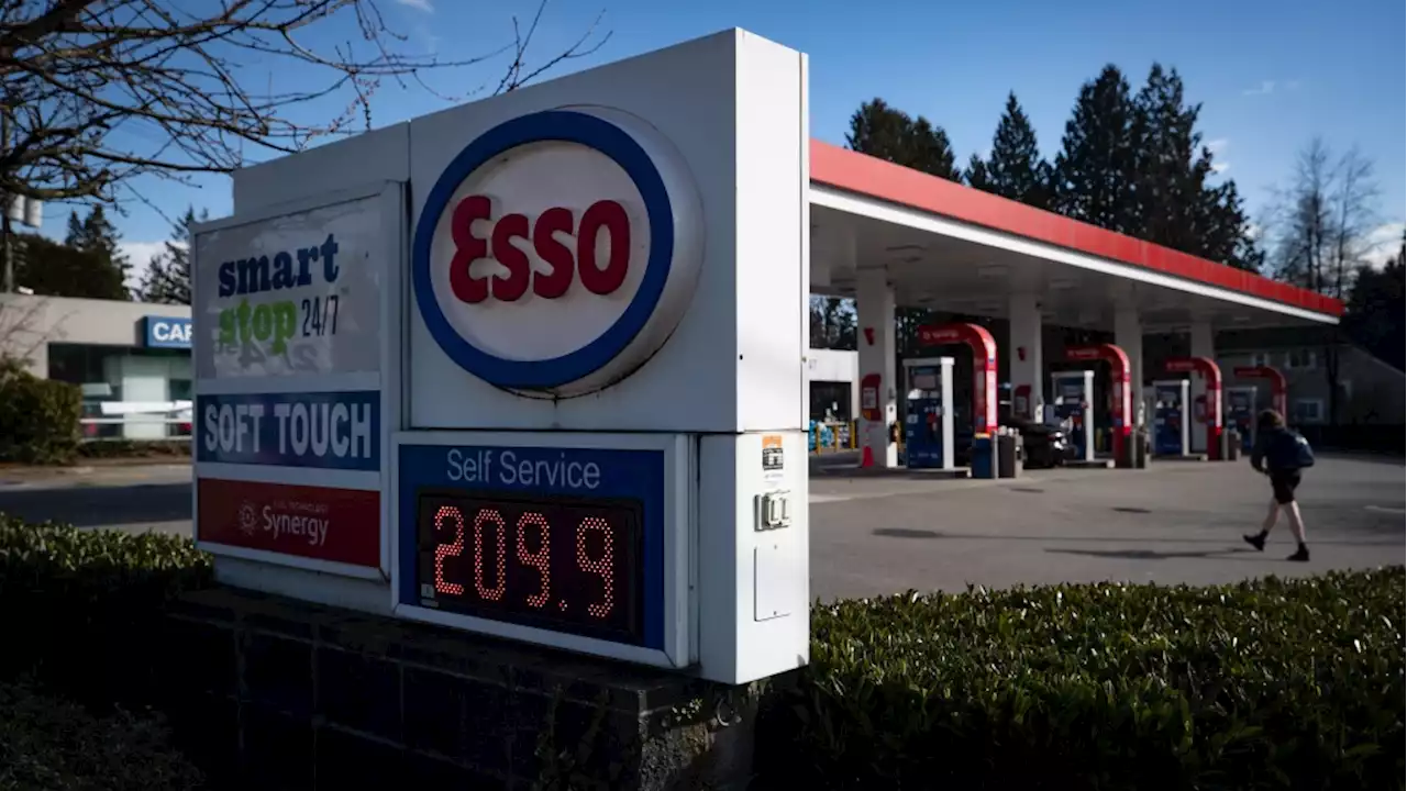 Price of gas remains high across Canada heading into long weekend