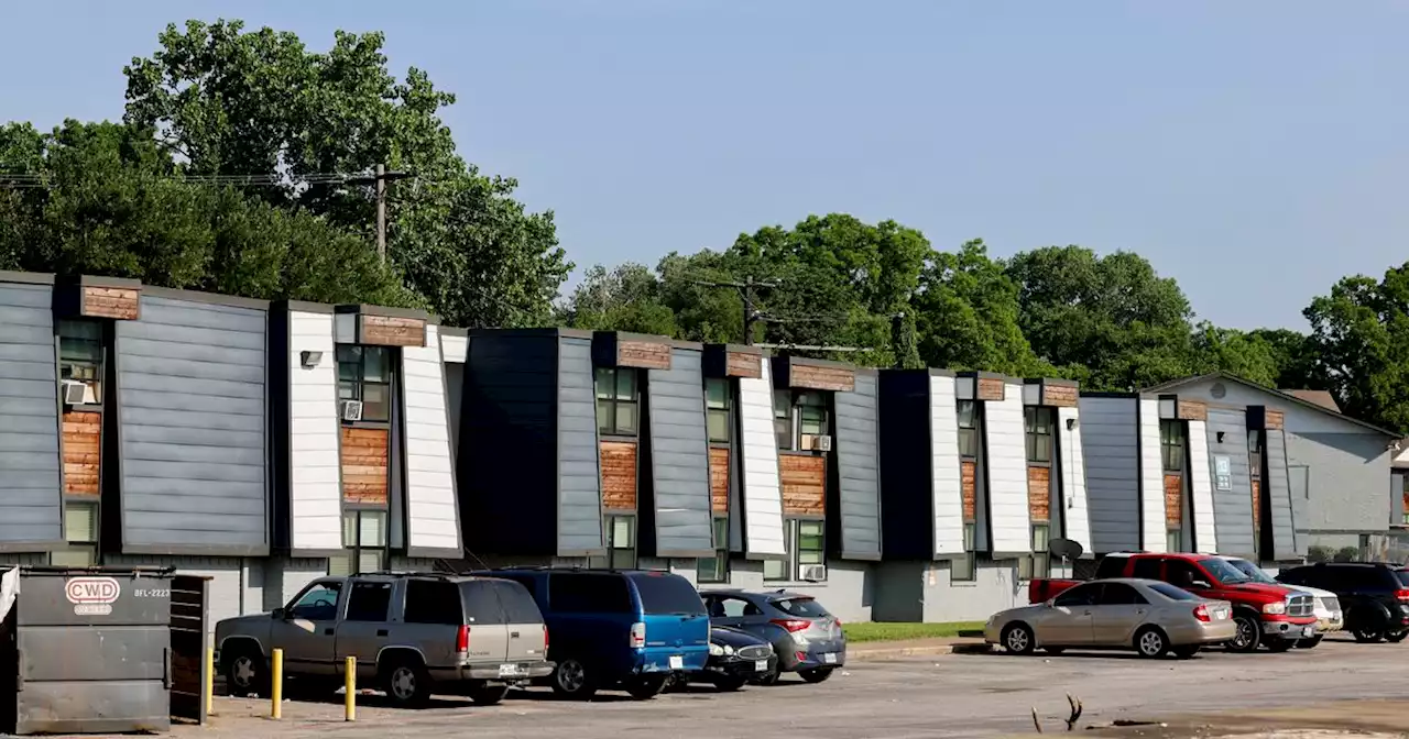 East Oak Cliff apartment residents say management ignores lack of gas, hot water and AC