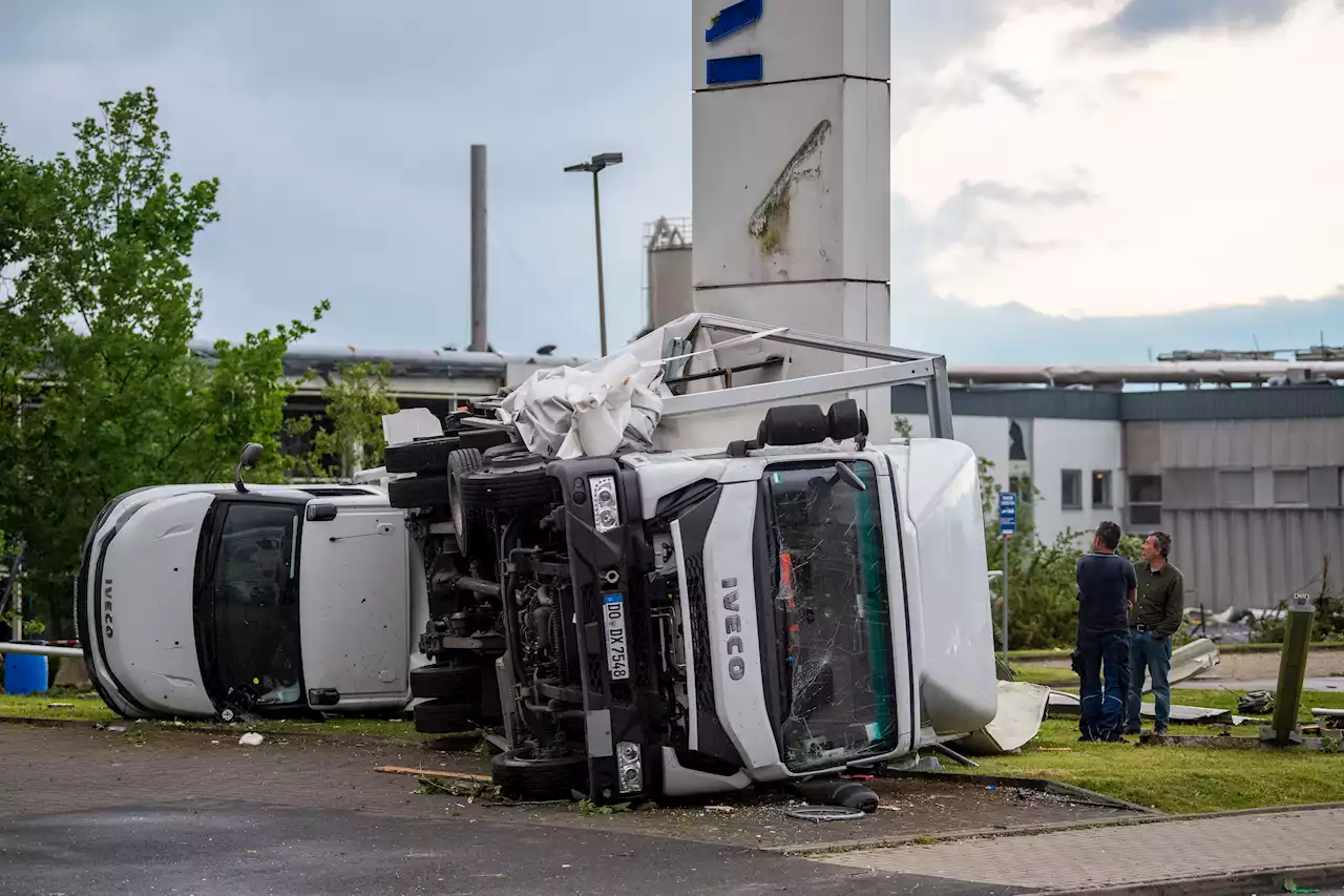 Unwetter-Bilanz - Deutscher Wetterdienst bestätigt drei Tornados in Nordrhein-Westfalen