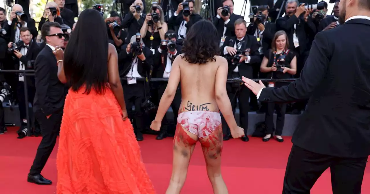 Una mujer desnuda irrumpió en Cannes para denunciar las violaciones en la guerra de Ucrania | Mundo | La Voz del Interior