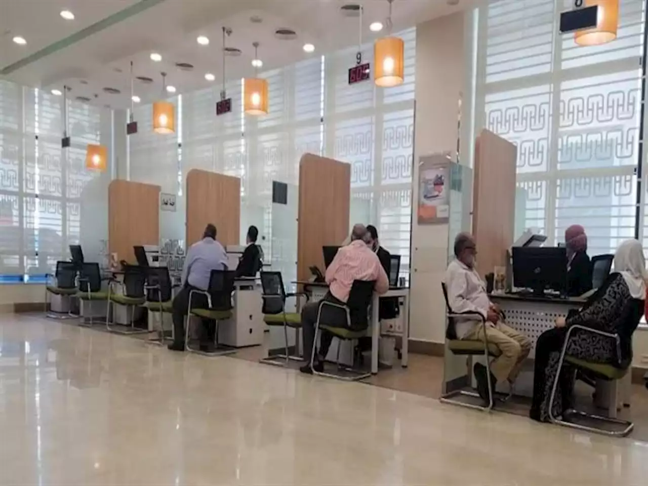 قبل اجتماعات حاسمة غدًا.. سعر الفائدة على الشهادات الثلاثية في 21 بنكًا