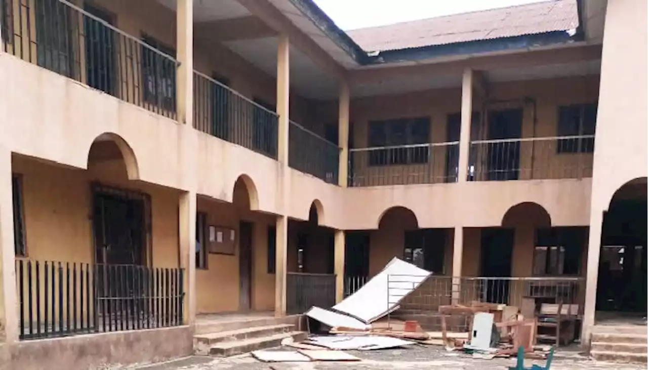 WASSCE registration: Police hunt for fleeing principal after aggrieved students vandalise Edo school