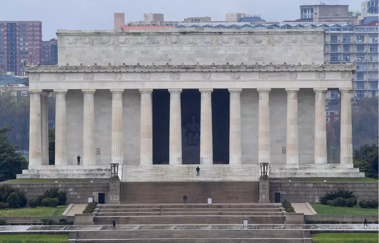 Lincoln Memorial is closed briefly after messy party litters steps