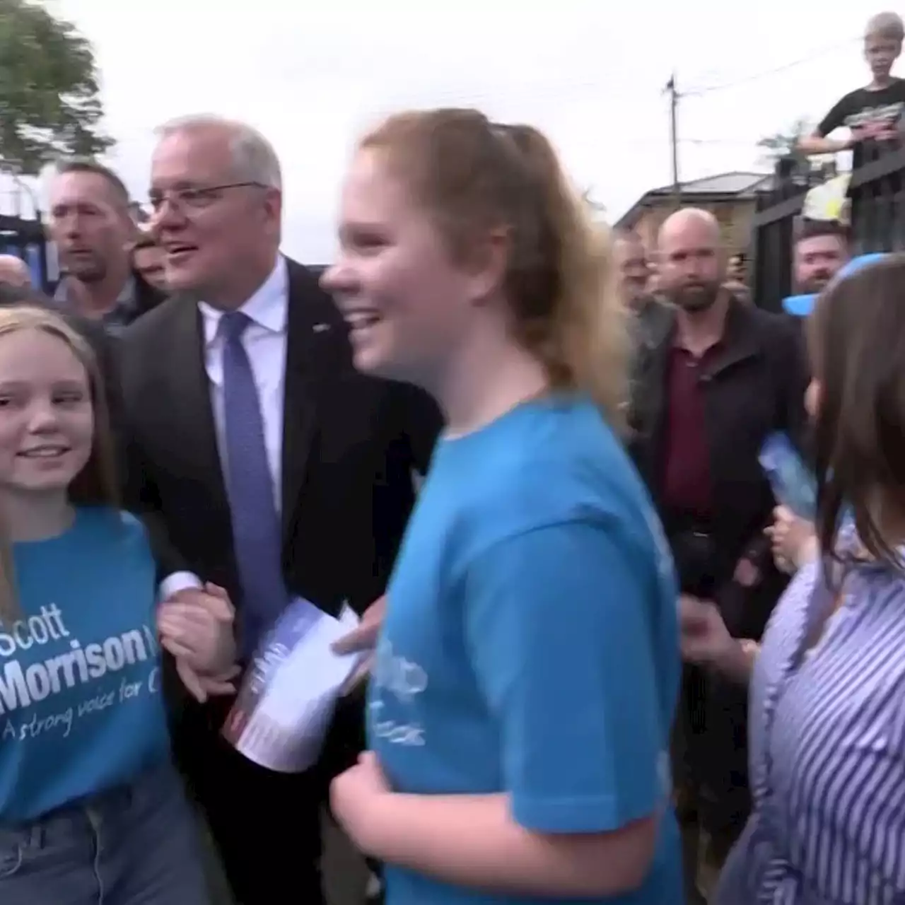 Scott Morrison and Anthony Albanese cast their votes, refuse to entertain possibility of hung parliament