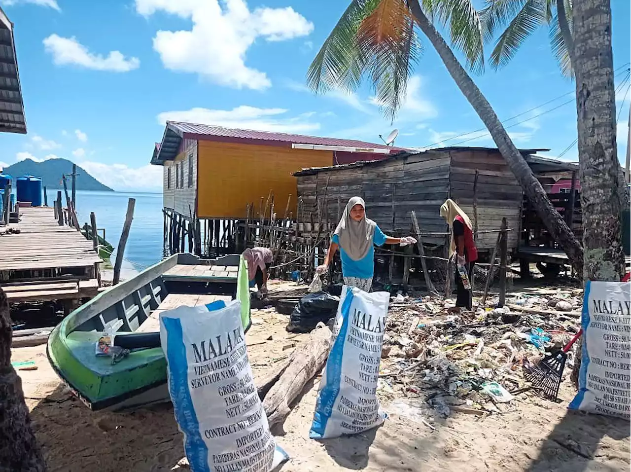 Pulau Larapan clean-up nets 1,800kg of trash