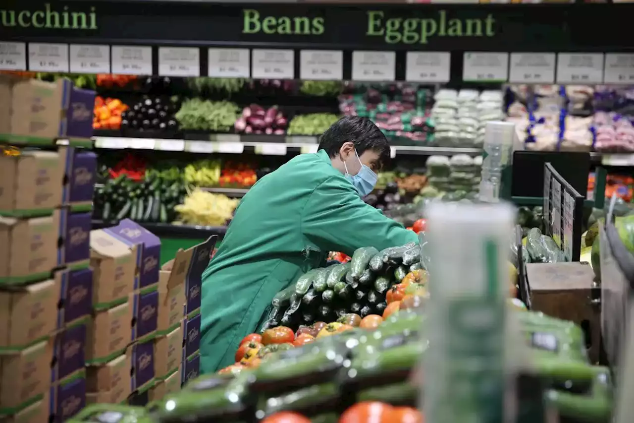 ‘The worst is yet to come’: Experts say Canadians can expect inflation to keep rising while wages fall behind