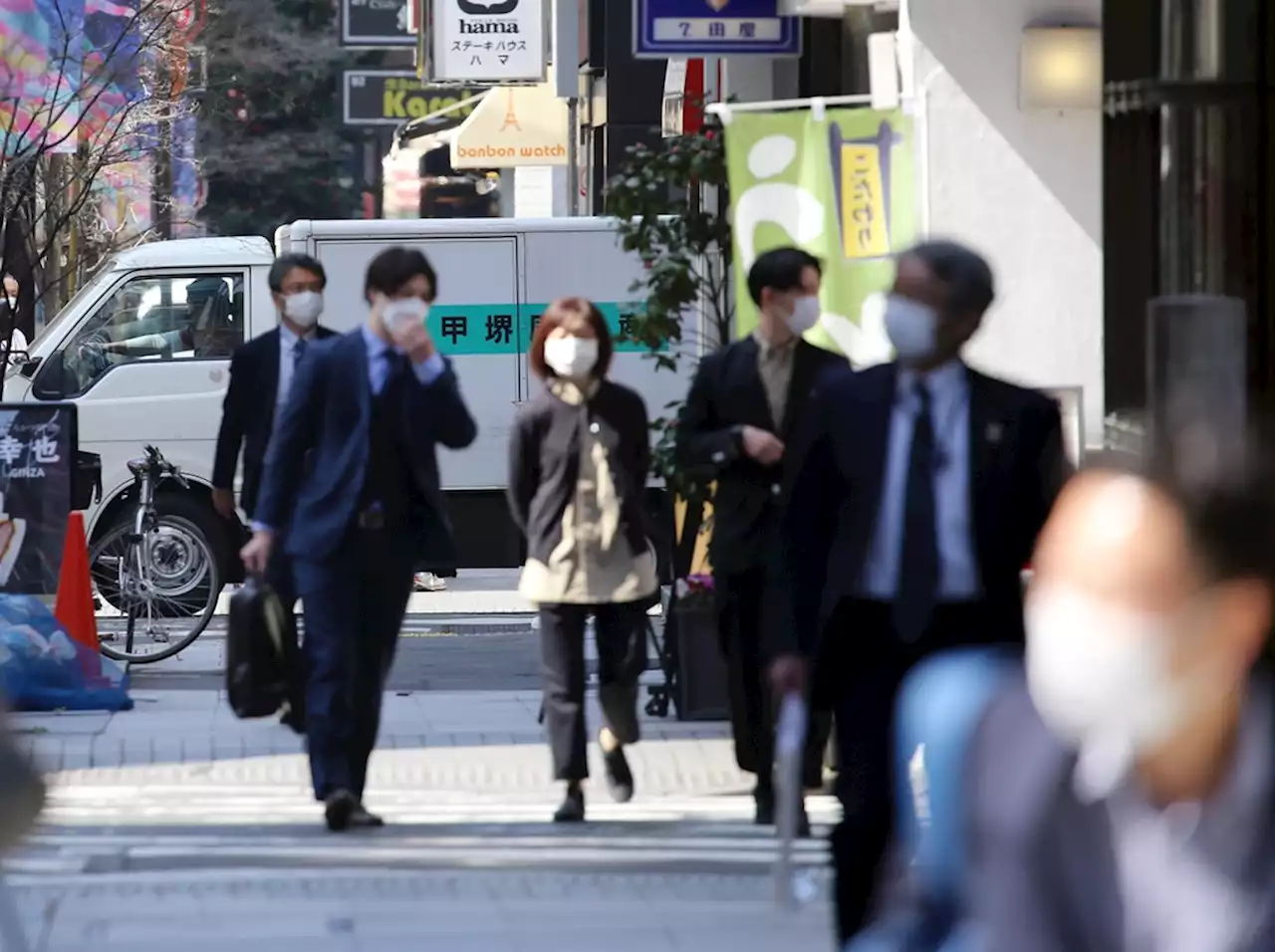 일본 정부 '실내서 대화없고 간격 2ｍ 이상이면 마스크 불필요' | 연합뉴스