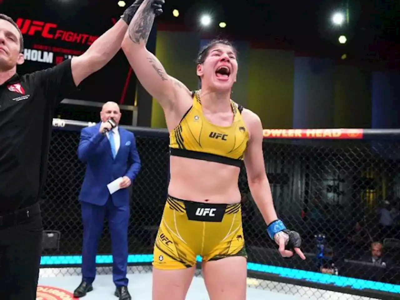 Ketlen Vieira Taklukkan Holly Holms di UFC 277