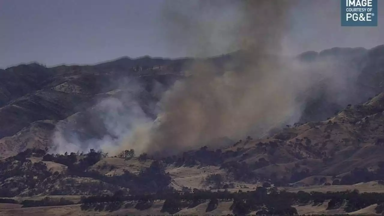 Firefighters battle 110-acre vegetation fire in Vacaville