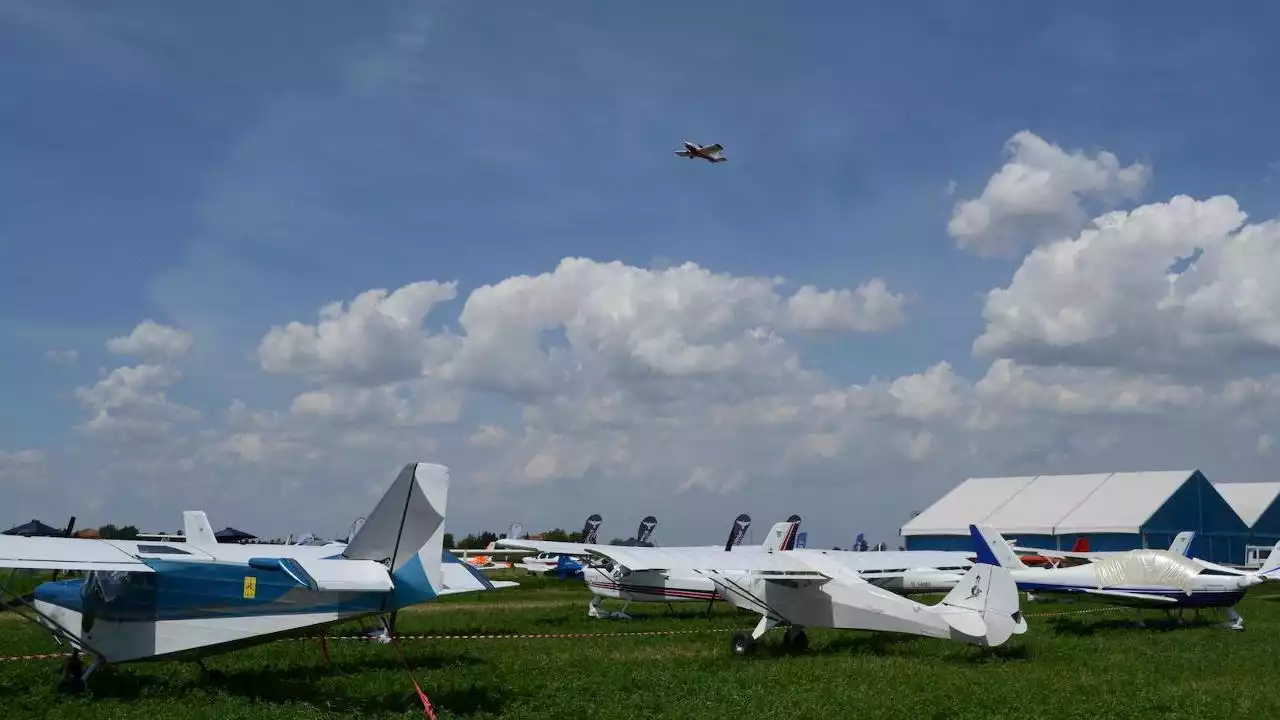 Scontro in volo tra ultraleggeri, due morti a Trani