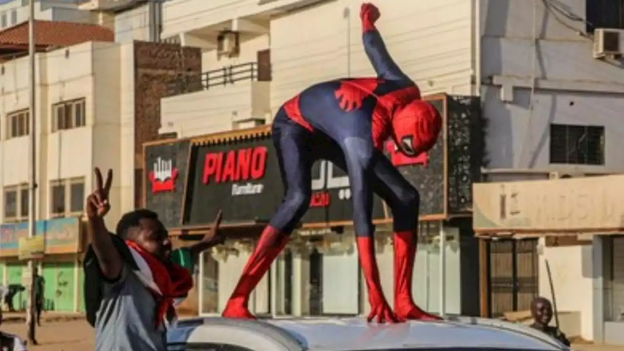 Sudan, c'è Spider-Man a guidare la resistenza e trovare la pace