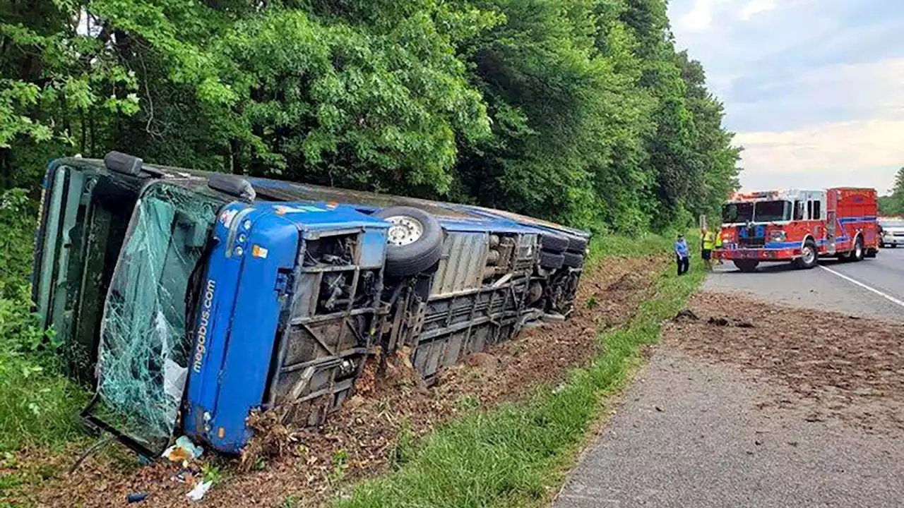 27 Suffer Minor Injuries After Bus Rolls on I-95 in Maryland