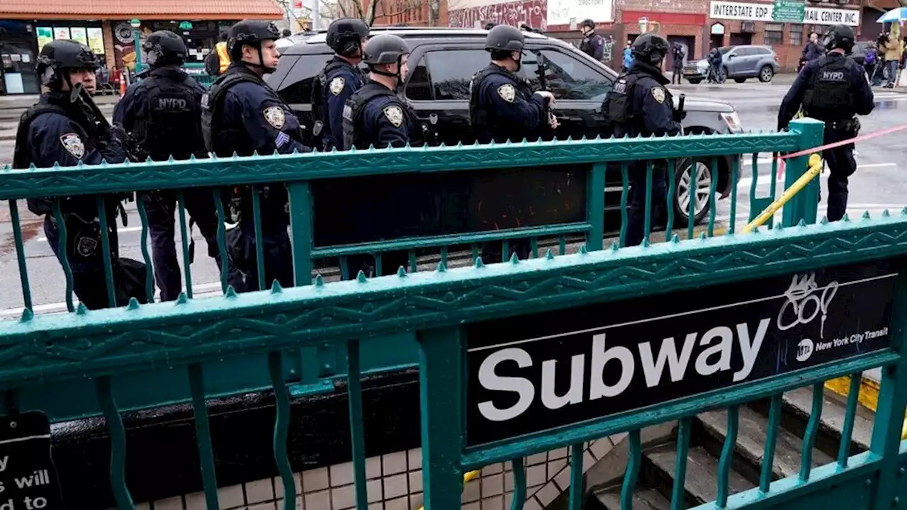 Murió un hombre tras un tiroteo en el subte de Nueva York