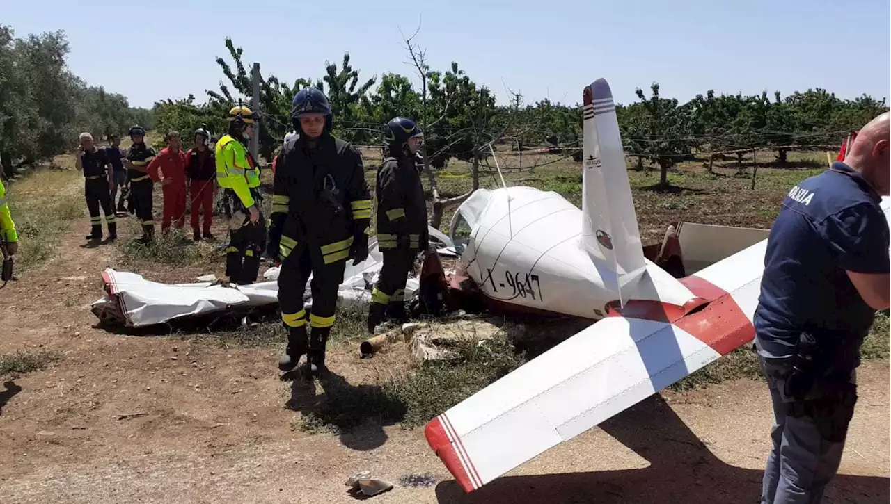 Trani, collisione in volo tra due ultaleggeri vicino al casello autostradale: due morti e 3 feriti