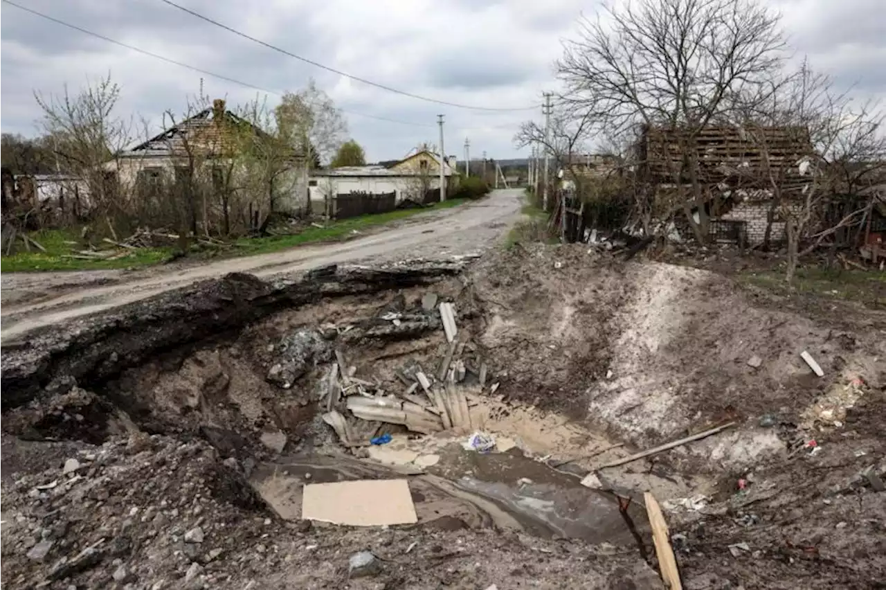Pummelled by Russian offensive in the east, Ukraine rules out ceasefire
