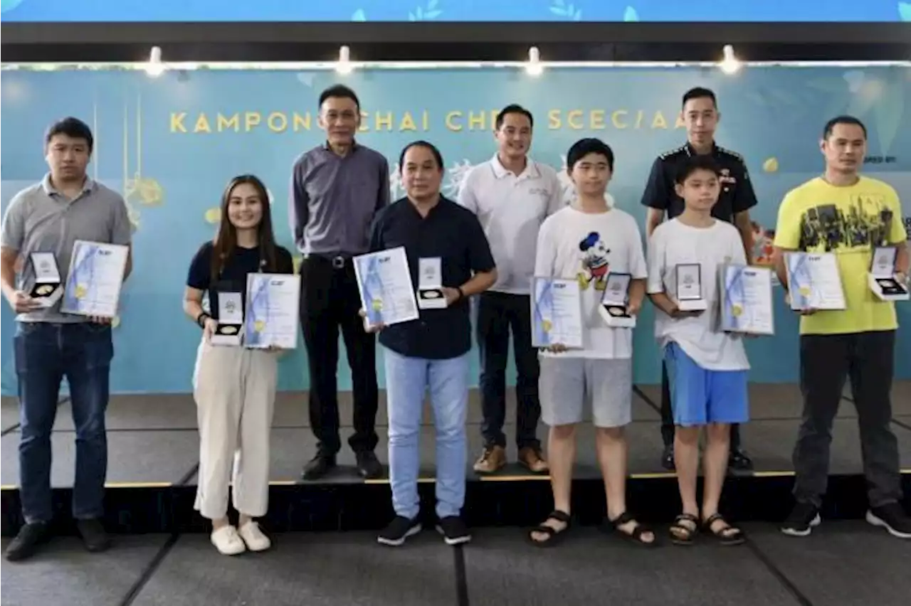 Man tells of attempt to save victims in fatal Bedok North fire as six residents get SCDF award