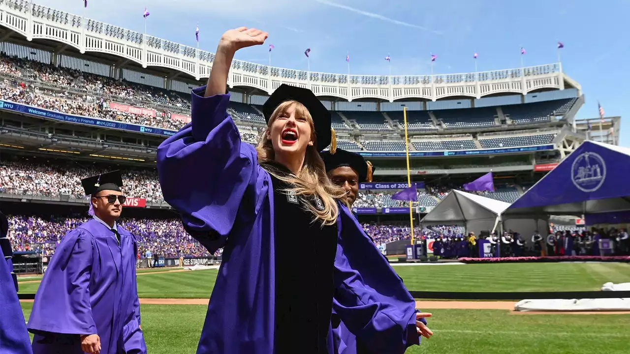 “Learn to Live Alongside Cringe”: Taylor Swift Takes a Victory Lap at NYU’s Graduation Ceremony