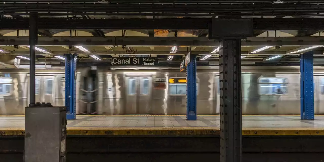 Shooting on New York City Subway Leaves One Man Dead