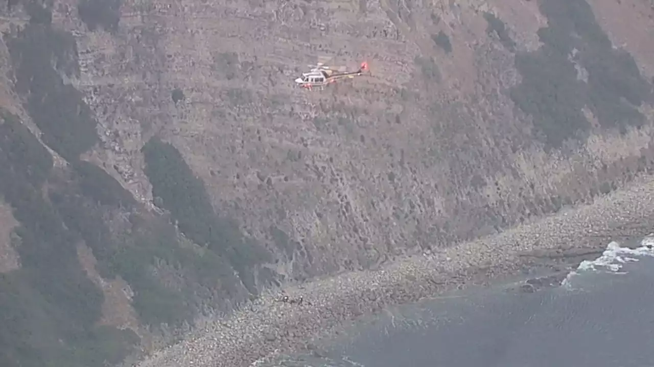 1 dead, 3 hurt after apparently falling 300 feet down cliff in Southern California