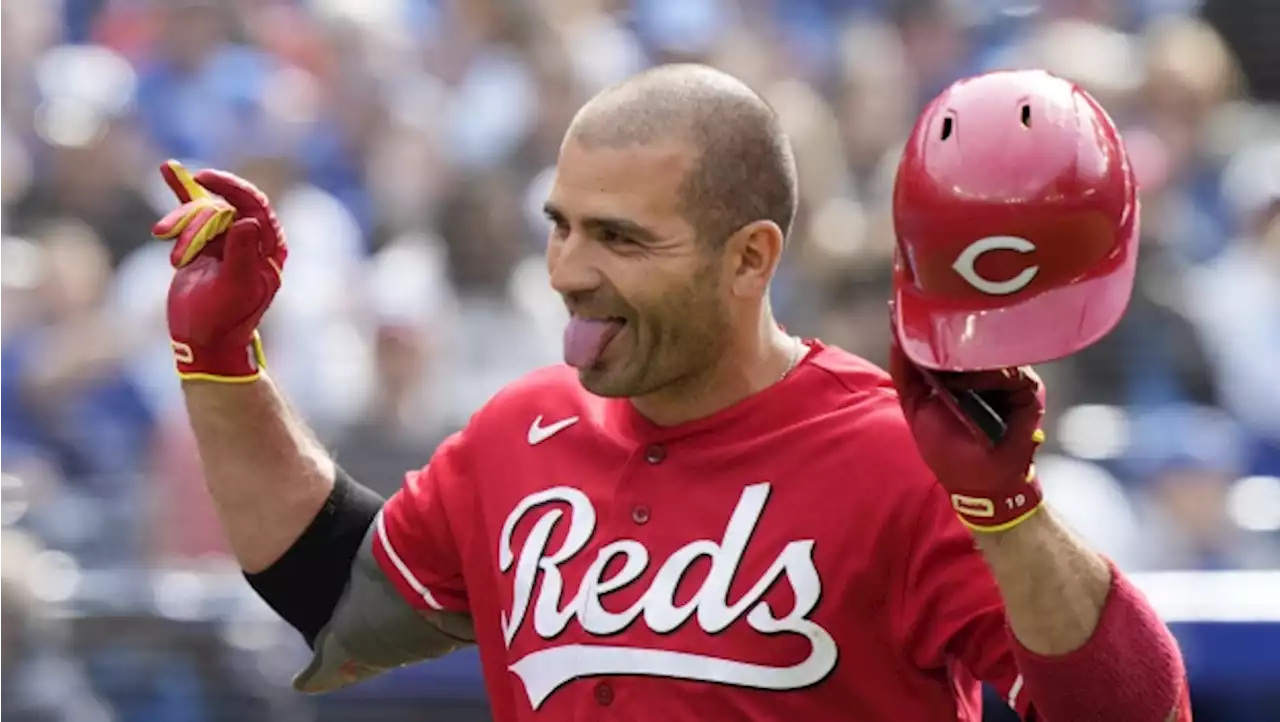 Votto's eighth-inning homer gives Cincinnati Reds 3-2 win over Toronto Blue Jays