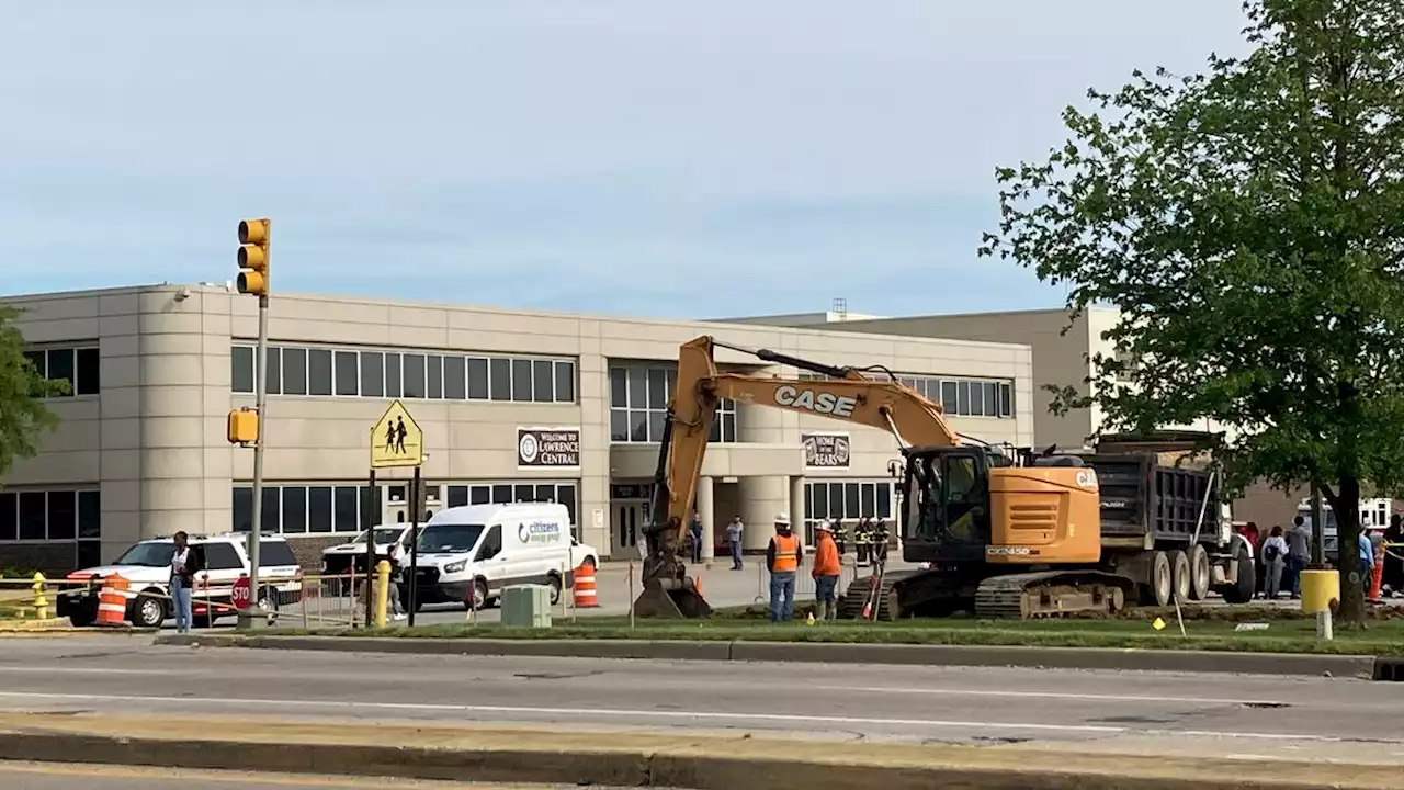 Gas main rupture at Lawrence Central High School delays start of classes Monday