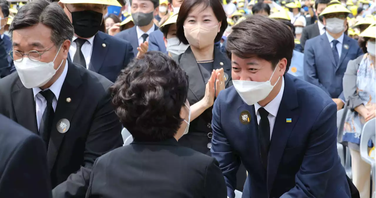 노무현 향한 애틋함 드러낸 윤…이준석 '권양숙 여사도 좋게 보신다'