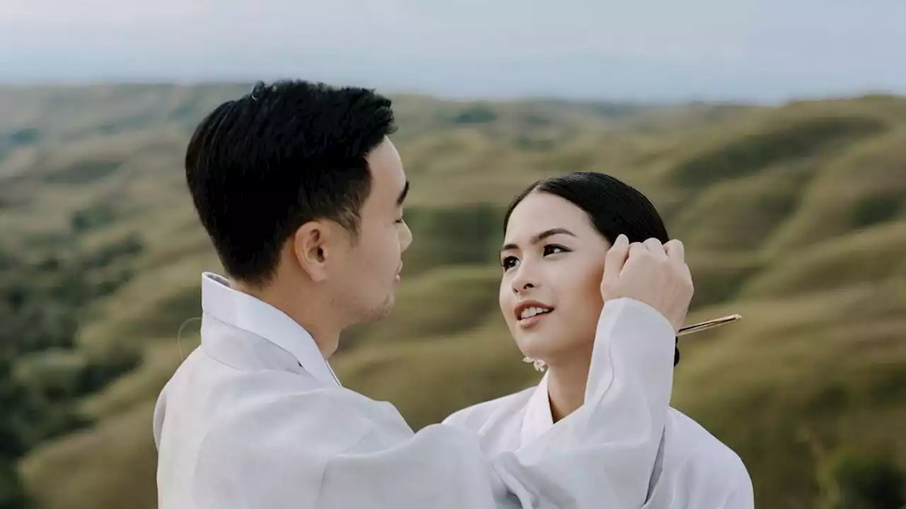 Maudy Ayunda Berbalut Hanbok, Posenya Bareng Suami bak Adegan Drama Korea