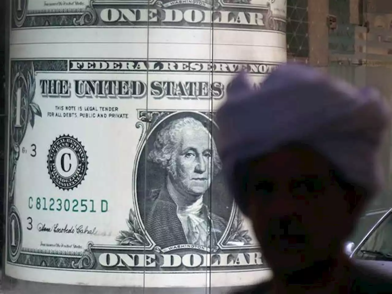 سعر الدولار اليوم الاثنين في 10 بنوك مع بداية التعاملات