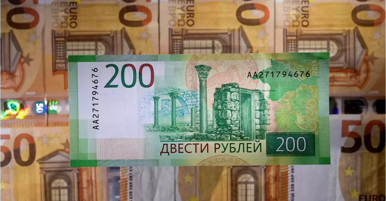 Rouble firms, heading back towards multi-year highs vs dollar, euro