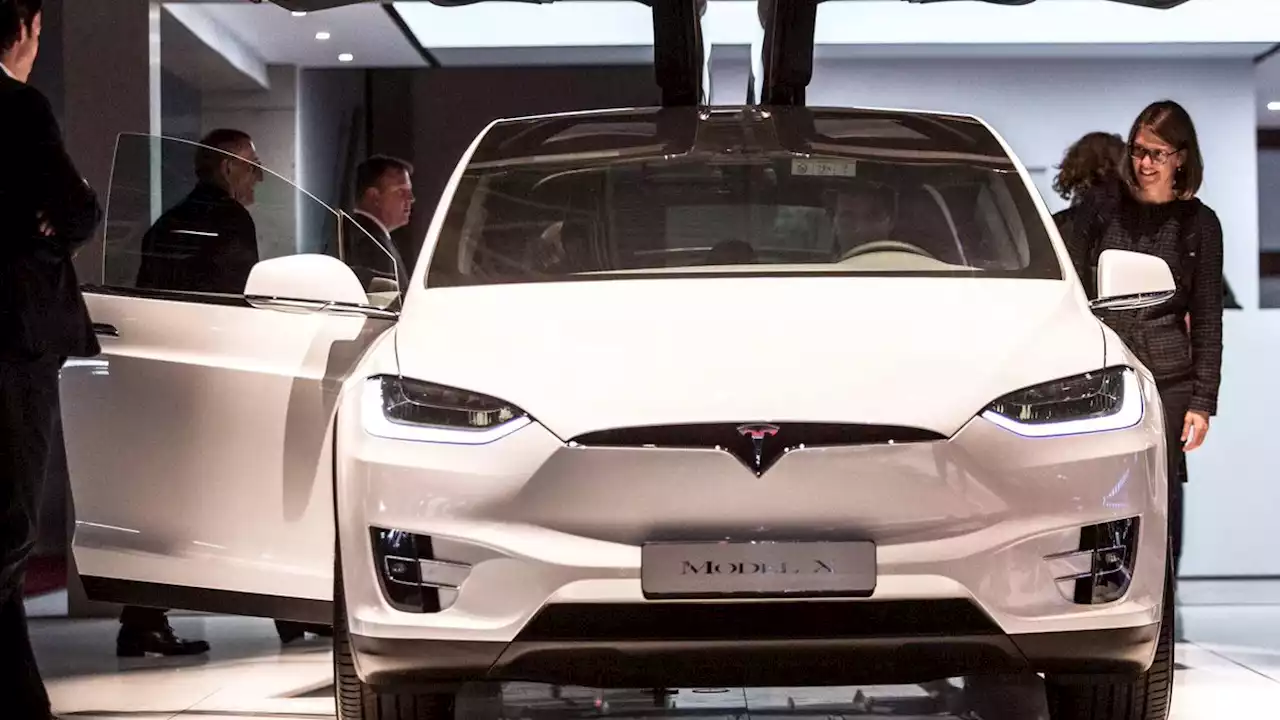 Жительница Ижевска отсудила у клуба любителей Tesla два миллиона рублей