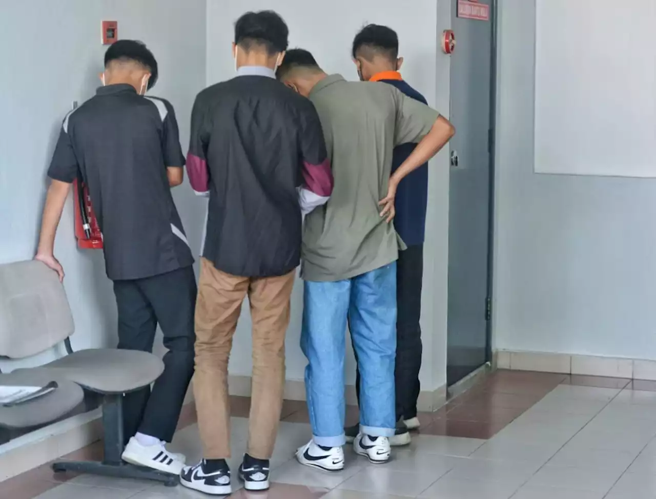 Empat senior mengaku salah cederakan pelajar tingkatan satu