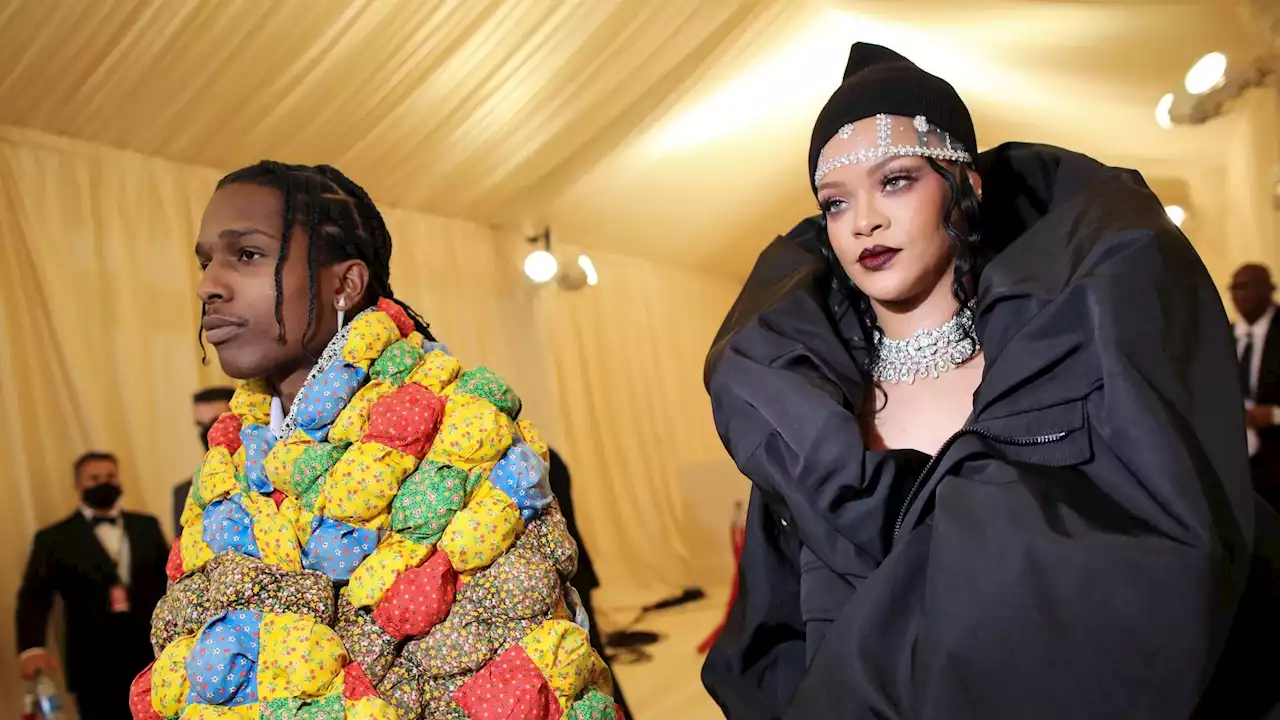 Images of the Week: Rihanna Gives Birth to a Baby Boy