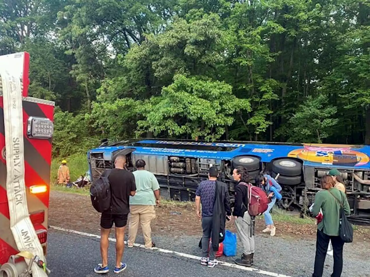 27 suffer minor injuries after bus rolls on I-95 in Maryland