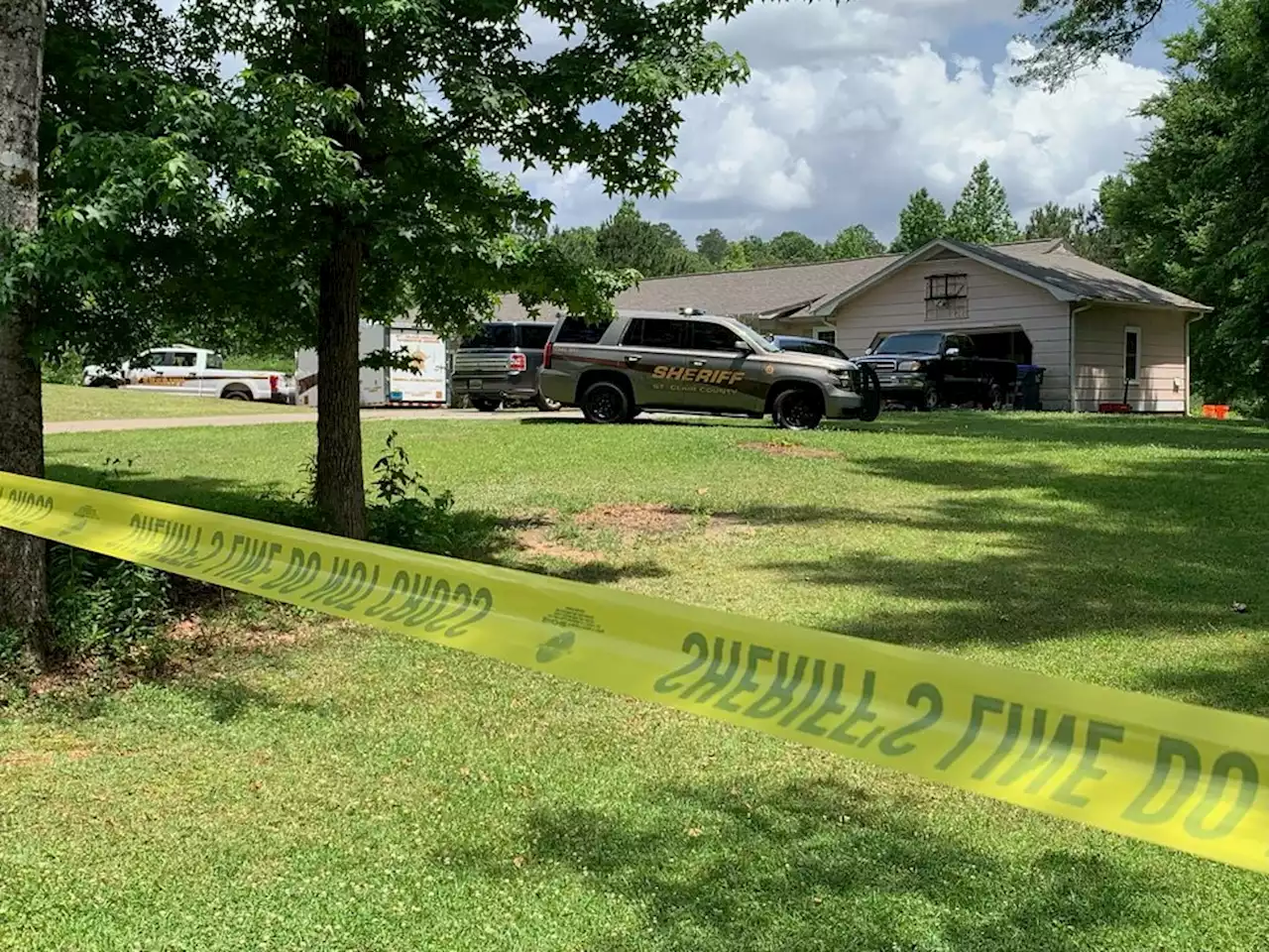 4 dead, including two teenagers, following murder-suicide in St. Clair County