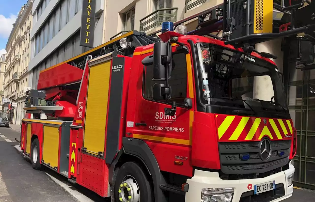 Elle monte ivre dans un camion de pompiers et provoque un accident