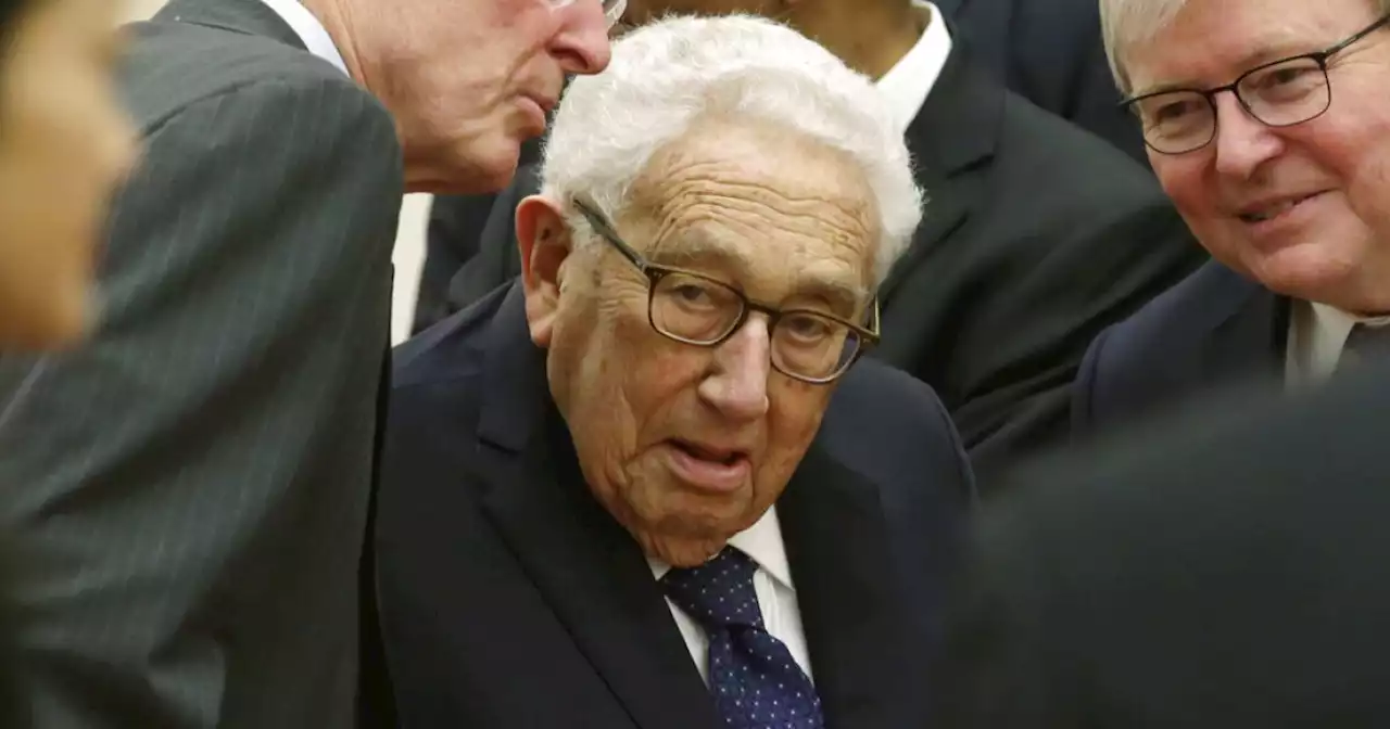 Kissinger: Ukraine should give up territory to end war with Russia