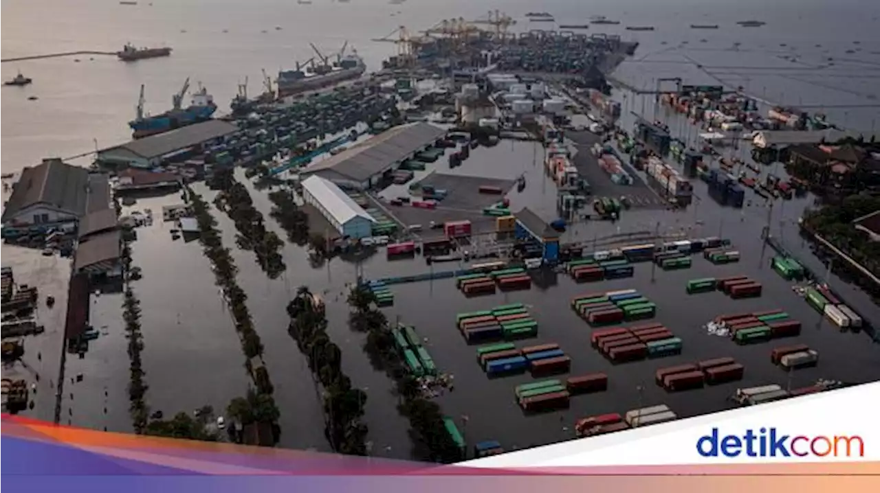 Penampakan Pelabuhan Tanjung Emas Semarang Saat Terendam Banjir Rob