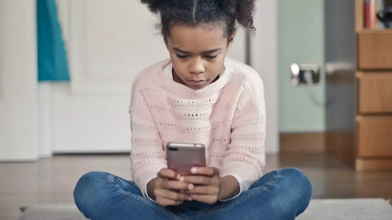 How To Put Parental Controls on Your Kid’s New Smartphone