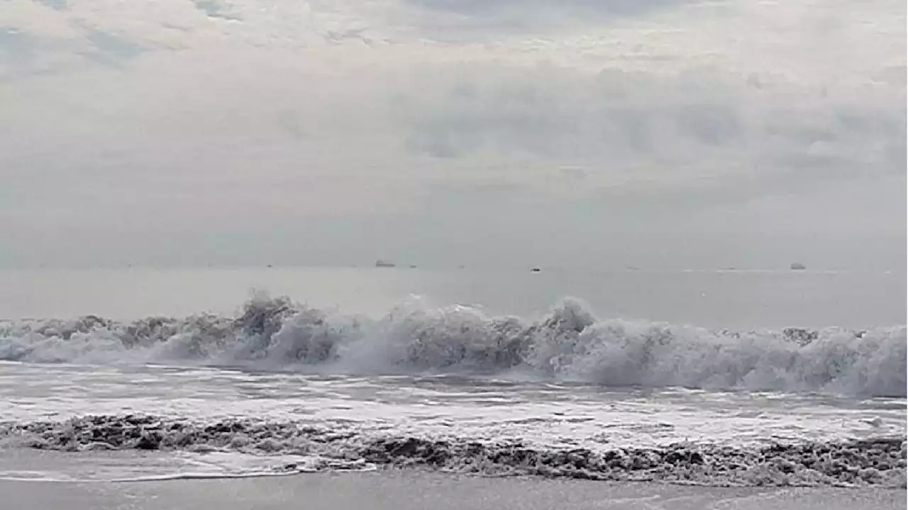 BMKG: Peringatan Dini Gelombang Laut di Jateng, Jabar, & DIY, Kategori Sangat Tinggi