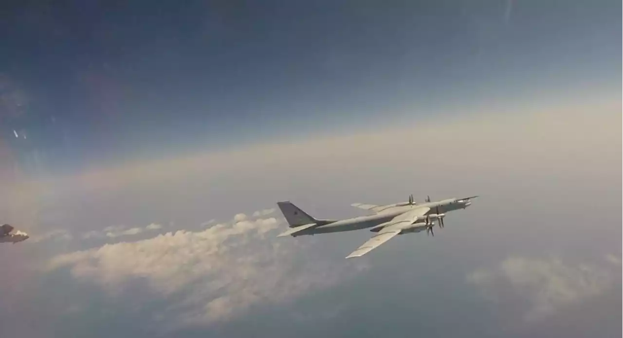 Бомбардировщики России и Китая 13 часов вместе патрулировали над Тихим океаном