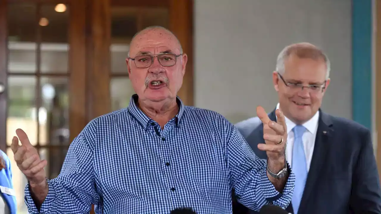 Warren Entsch ‘disappointed’ with Scott Morrison's handling of trans issues as Liberal post mortem continues